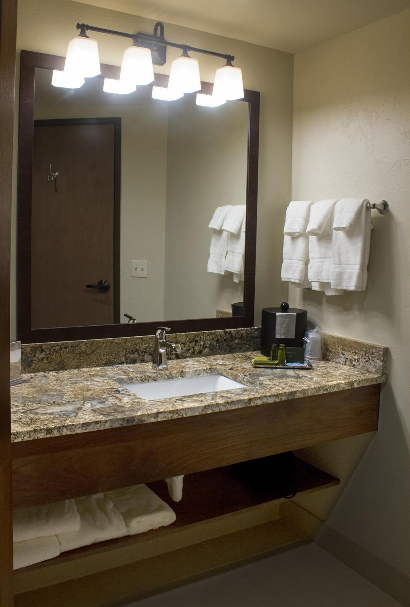 Cedar Creek Lodge & Conference Center Columbia Falls Quarto foto